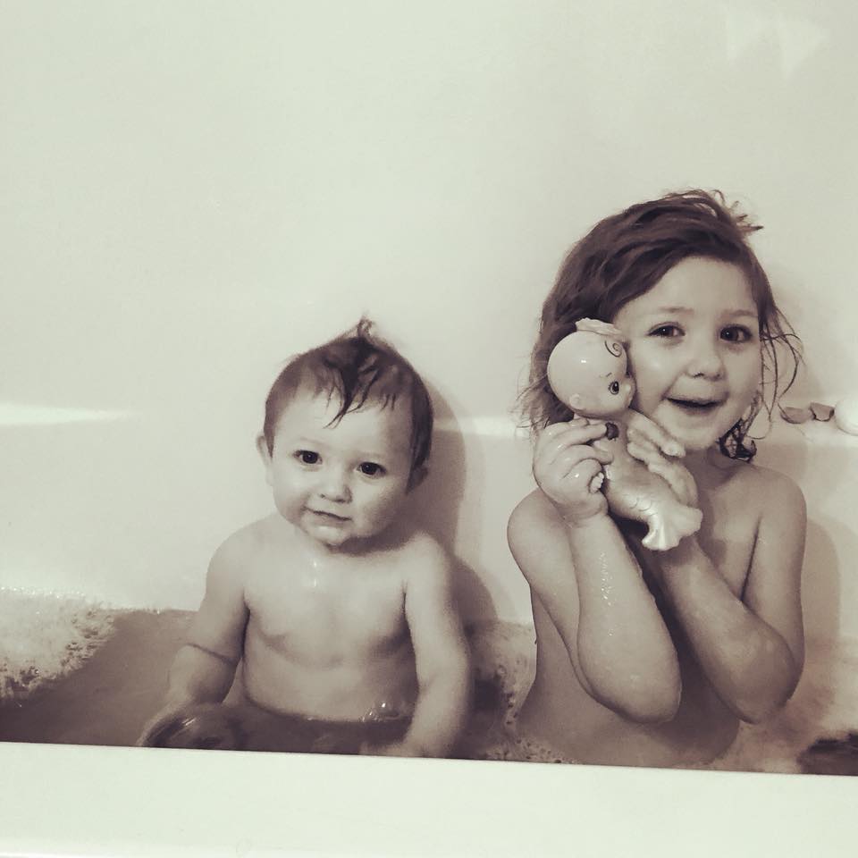 jessica judd's 2 tubal reversal babies taking a bath